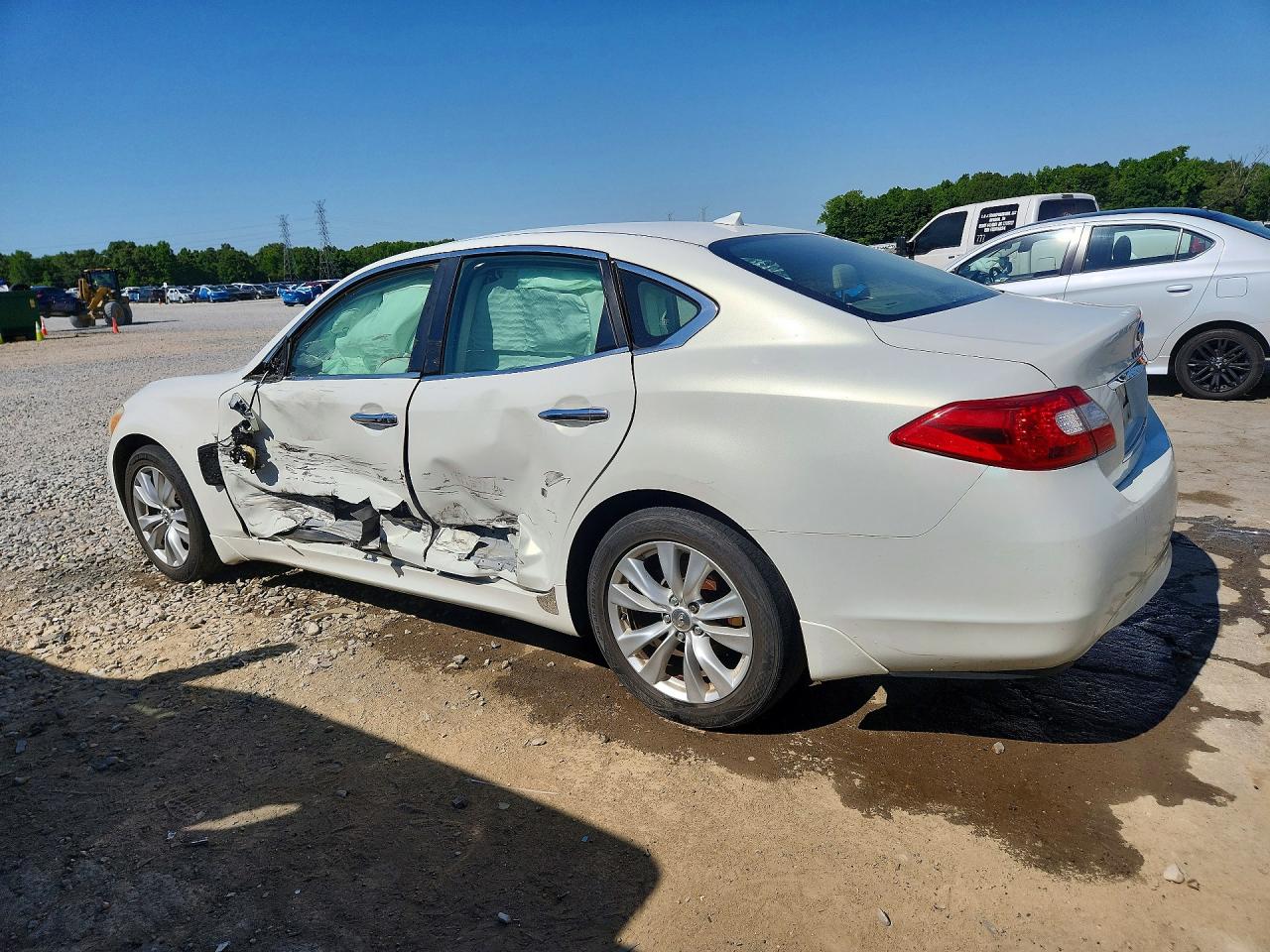 2011 INFINITI M37