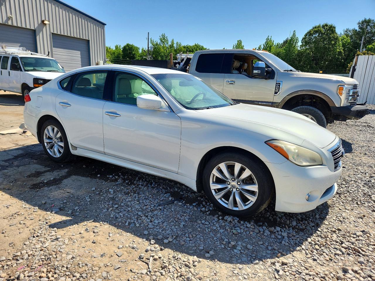 2011 INFINITI M37