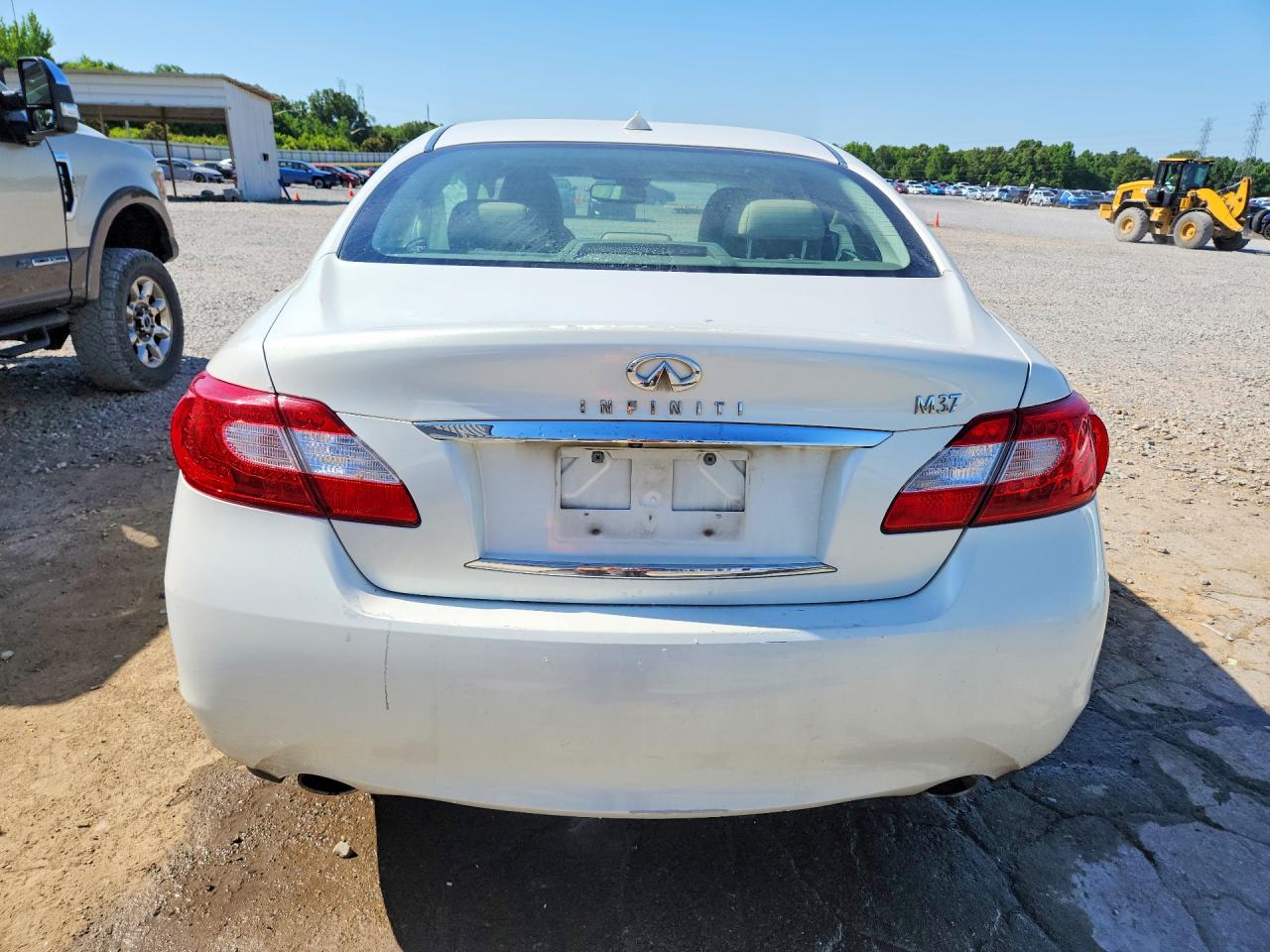 2011 INFINITI M37