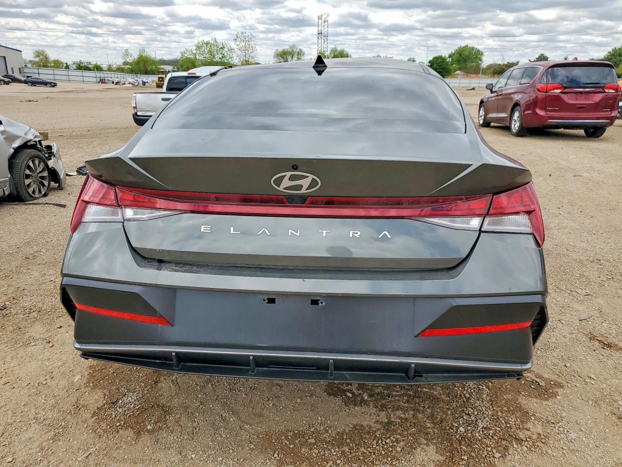 2025 HYUNDAI ELANTRA