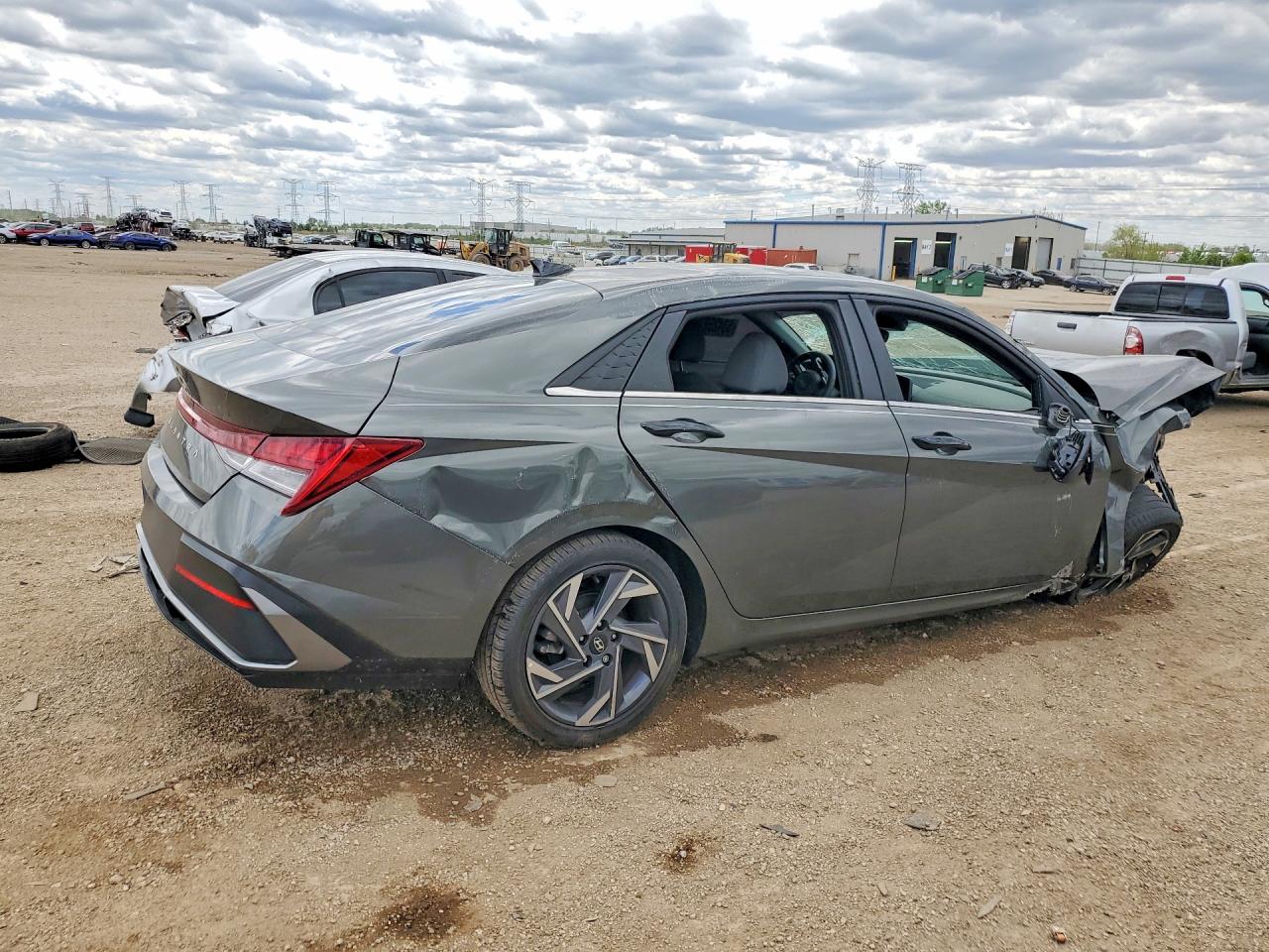 2025 HYUNDAI ELANTRA