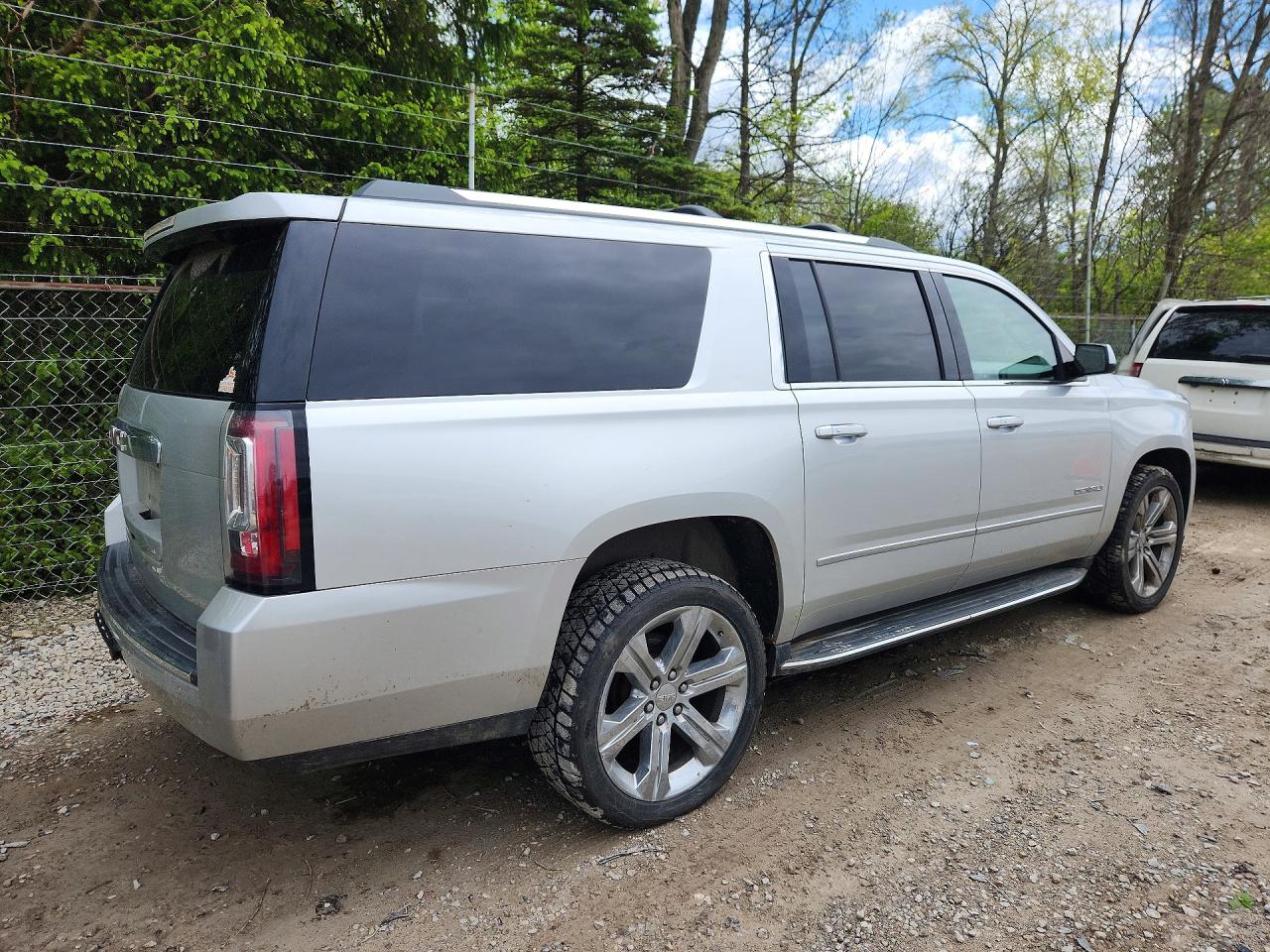 2017 GMC YUKON