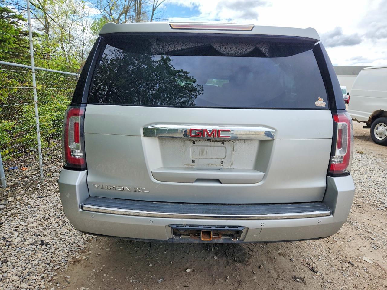2017 GMC YUKON