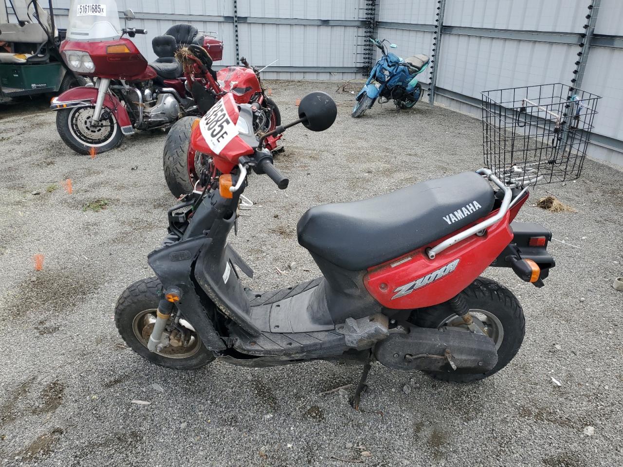 2004 YAMAHA SCOOTER