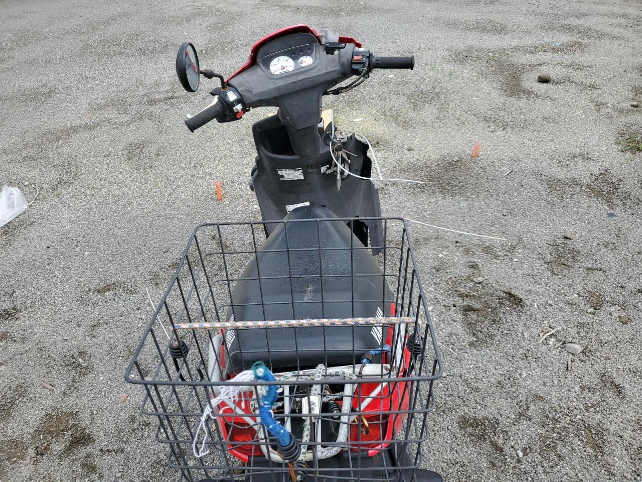 2004 YAMAHA SCOOTER