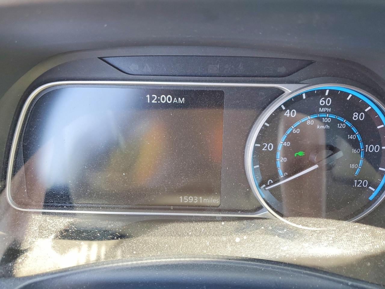 2025 NISSAN LEAF
