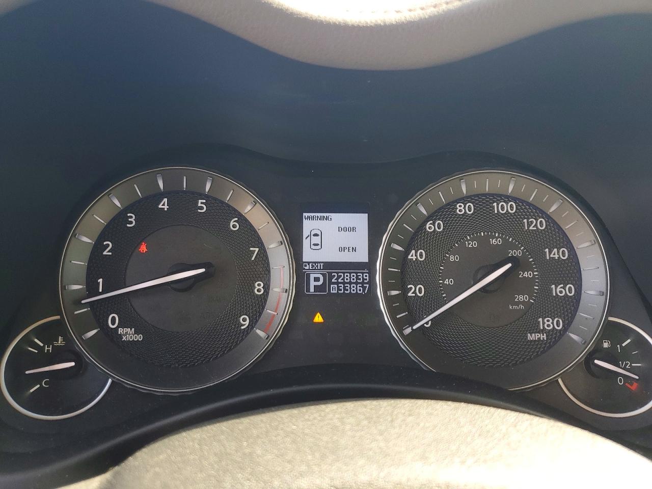 2011 INFINITI M37
