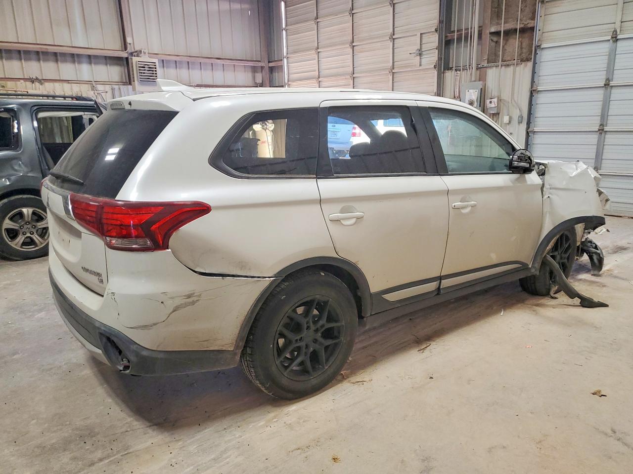 2018 MITSUBISHI OUTLANDER