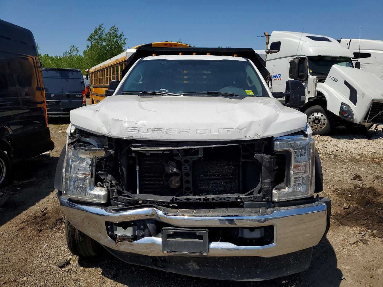 2017 FORD F550