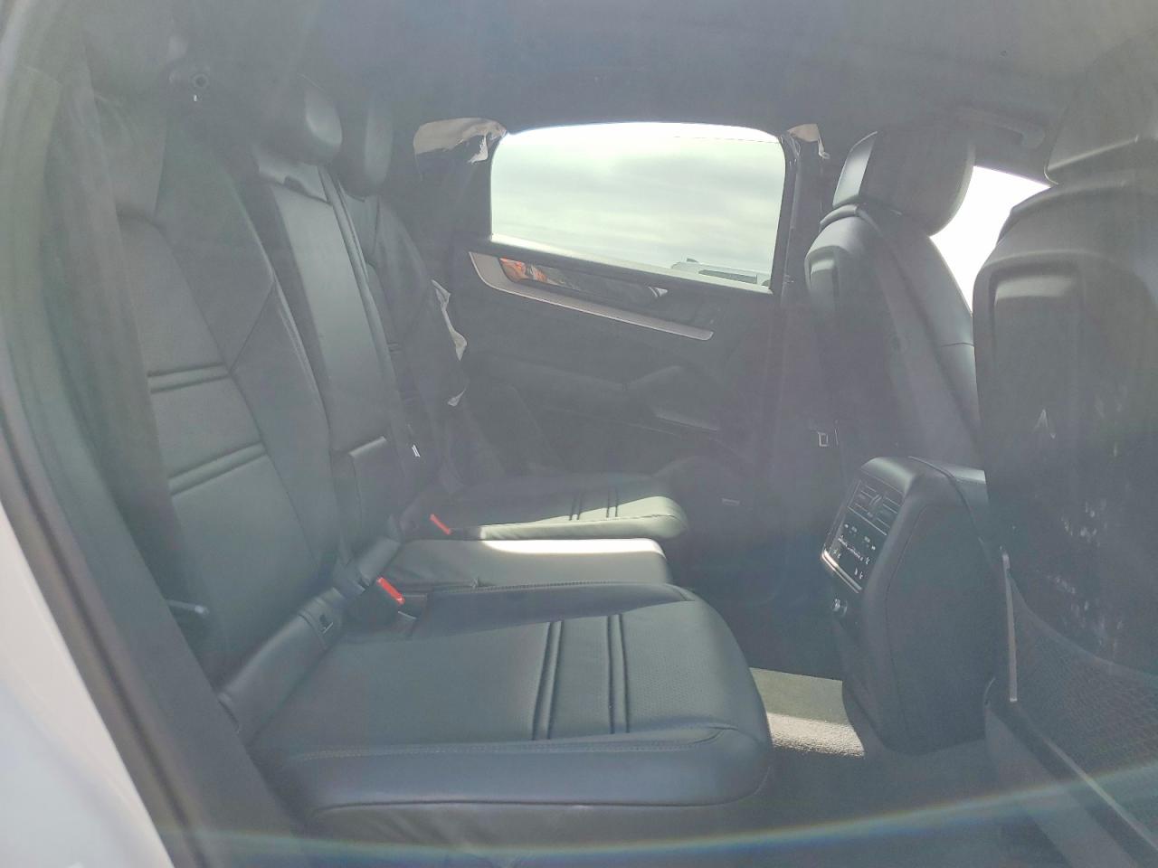 2024 PORSCHE CAYENNE