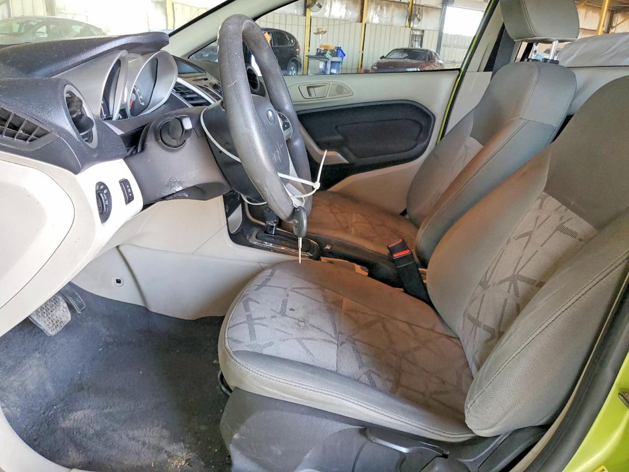 2011 FORD FIESTA