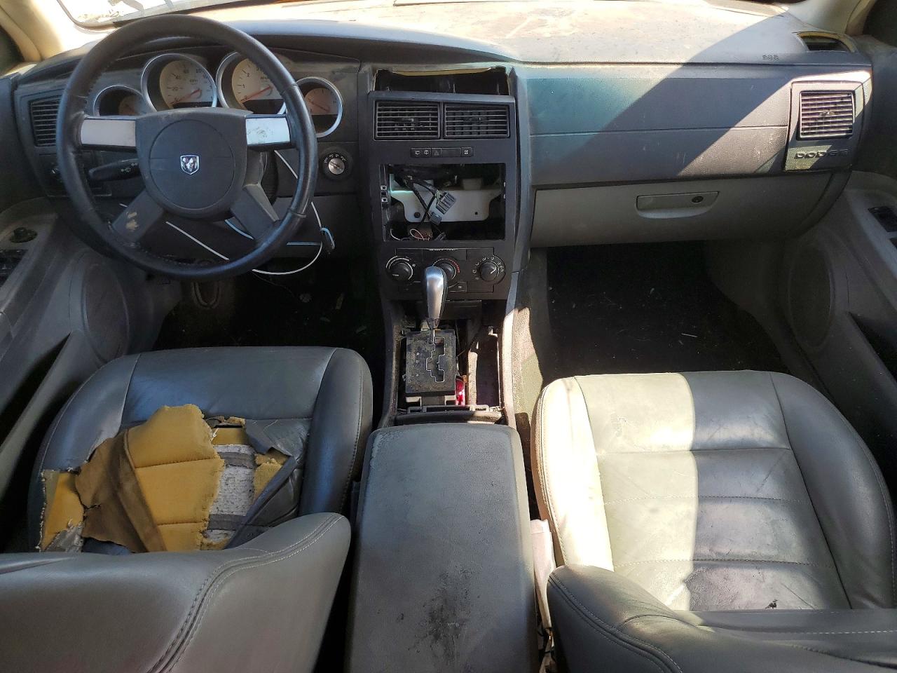 2005 DODGE MAGNUM