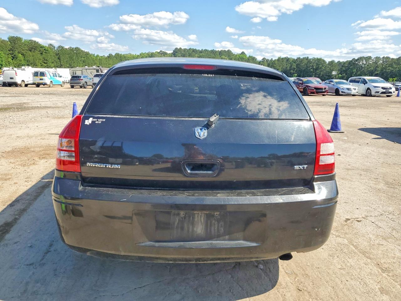 2005 DODGE MAGNUM