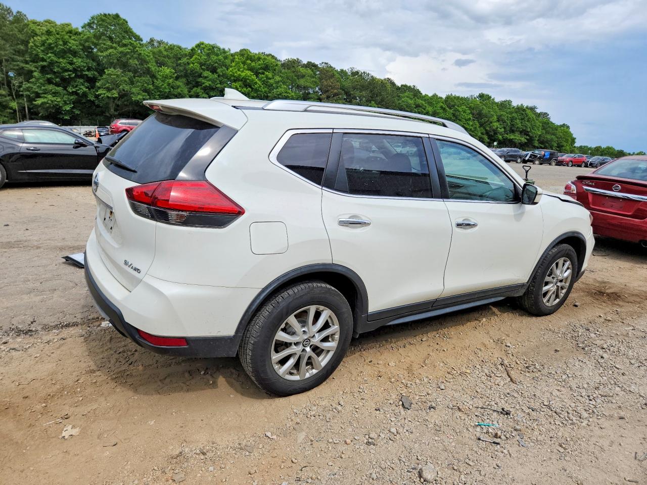 2017 NISSAN ROGUE