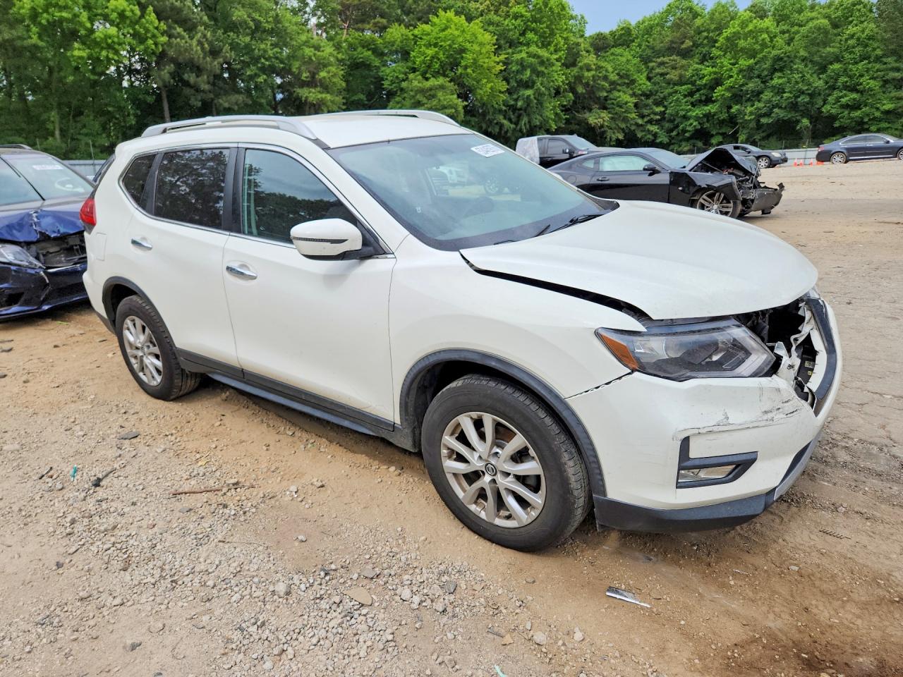 2017 NISSAN ROGUE