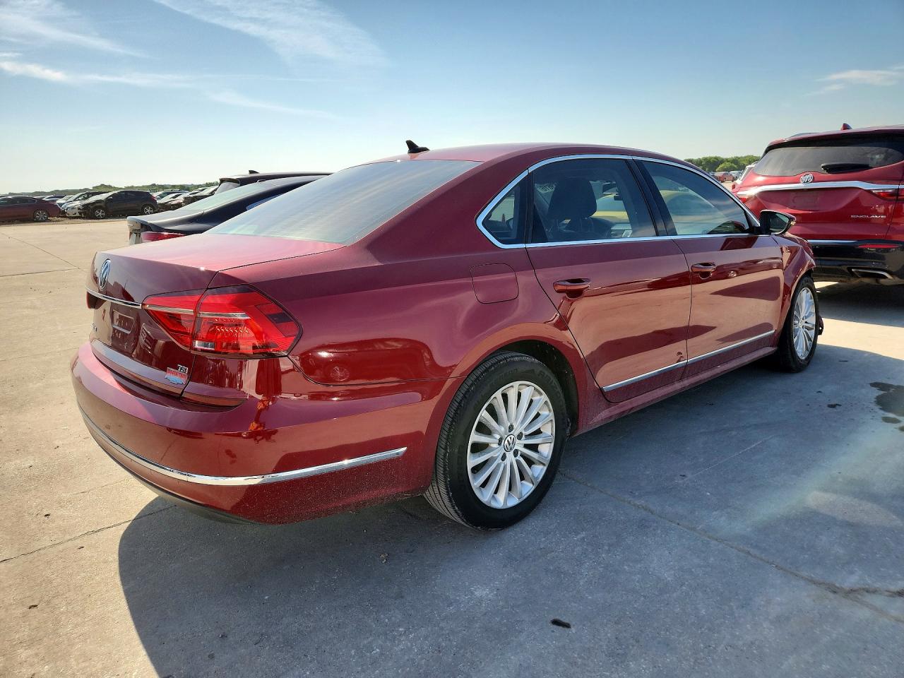 2016 VOLKSWAGEN PASSAT