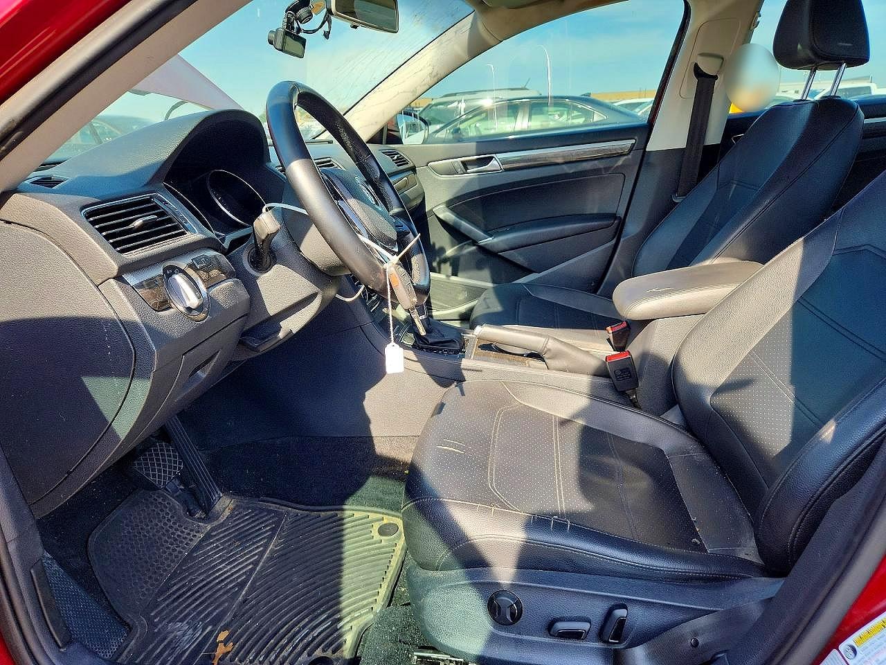2016 VOLKSWAGEN PASSAT