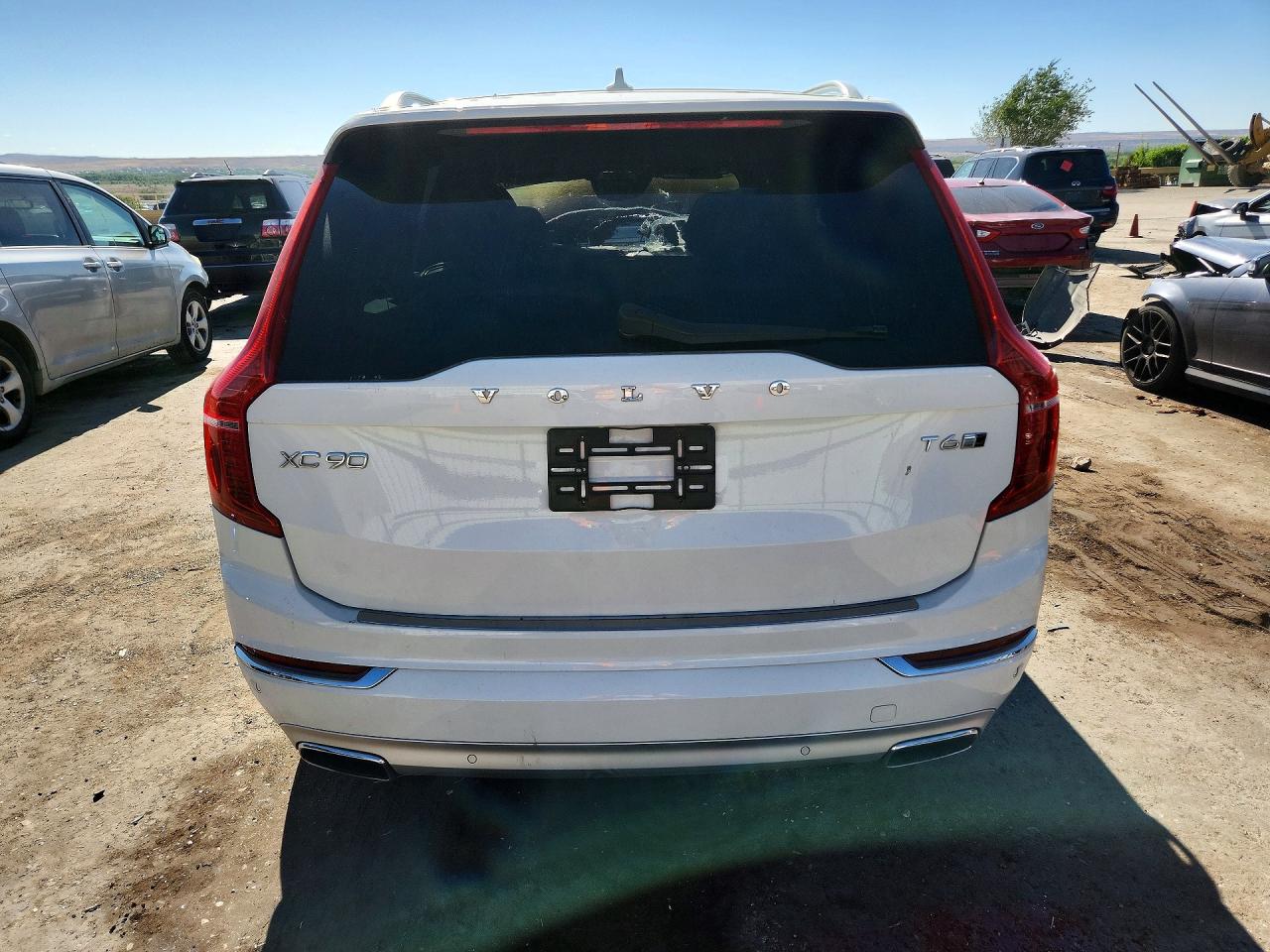 2018 VOLVO XC90