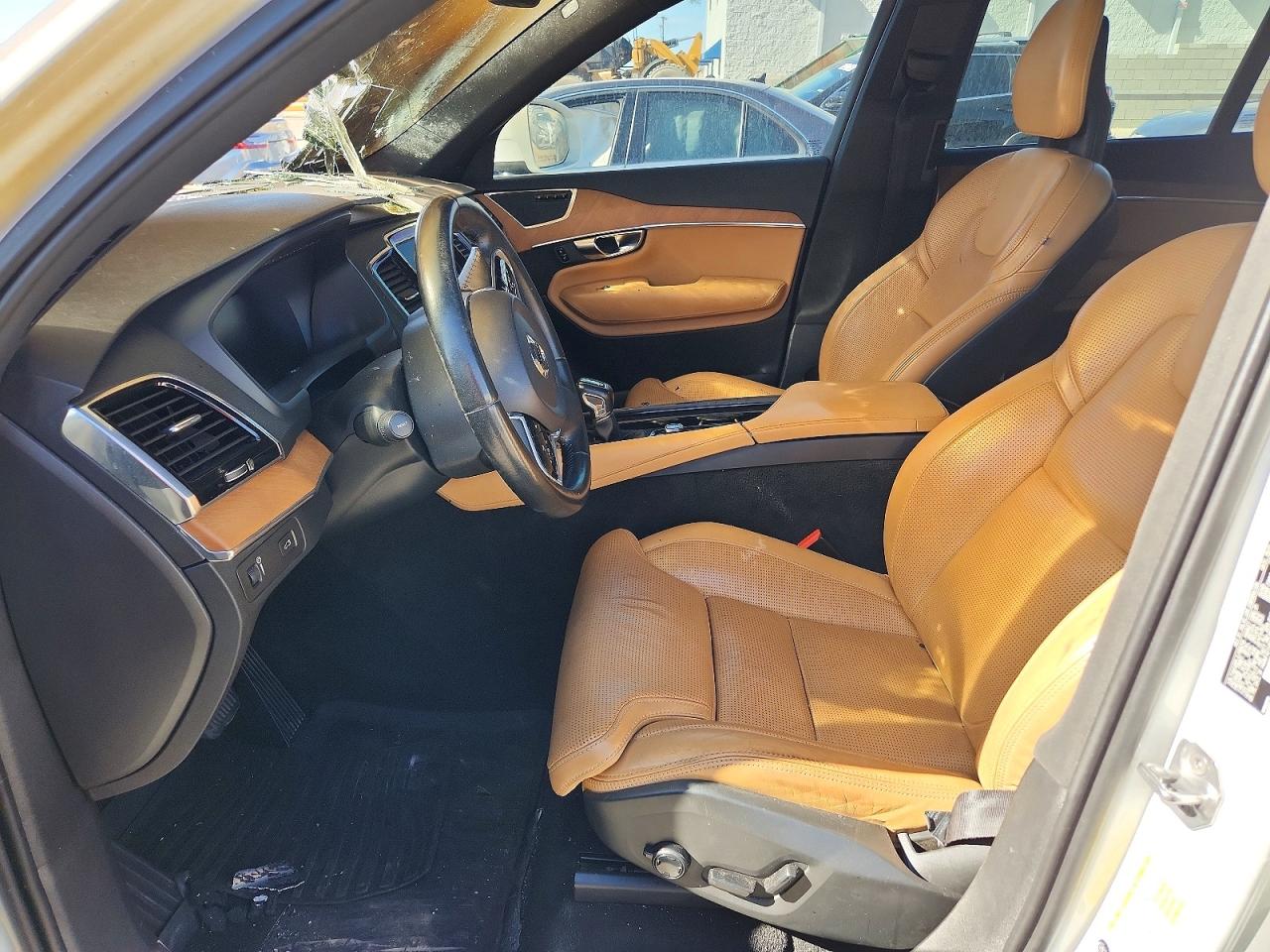 2018 VOLVO XC90