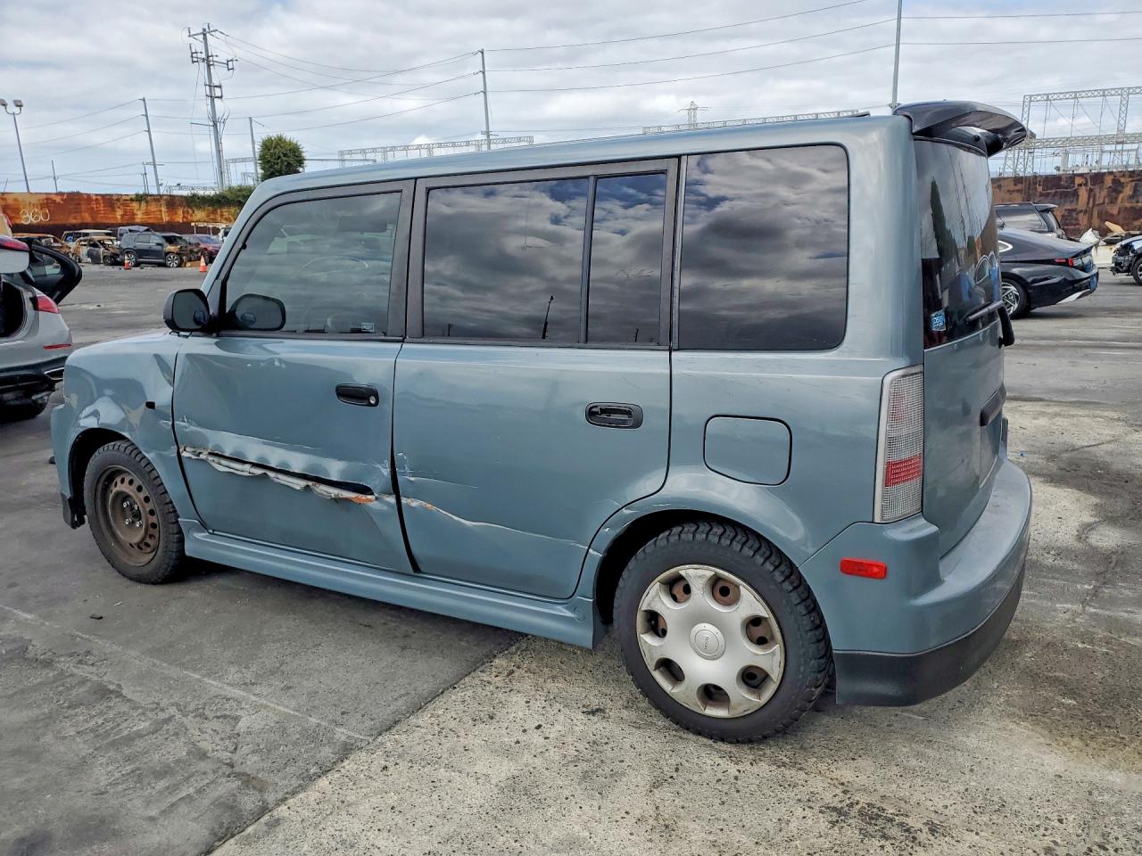 2004 TOYOTA SCION