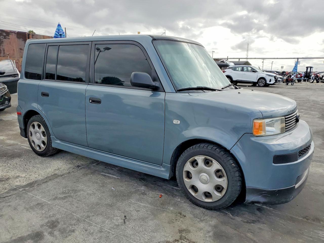 2004 TOYOTA SCION