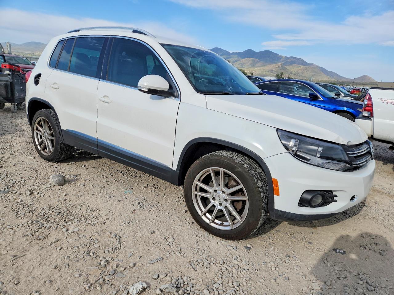 2013 VOLKSWAGEN TIGUAN