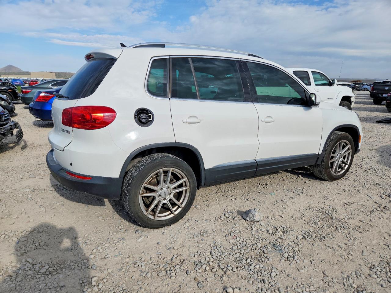 2013 VOLKSWAGEN TIGUAN