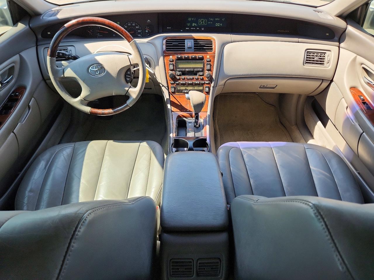 2004 TOYOTA AVALON