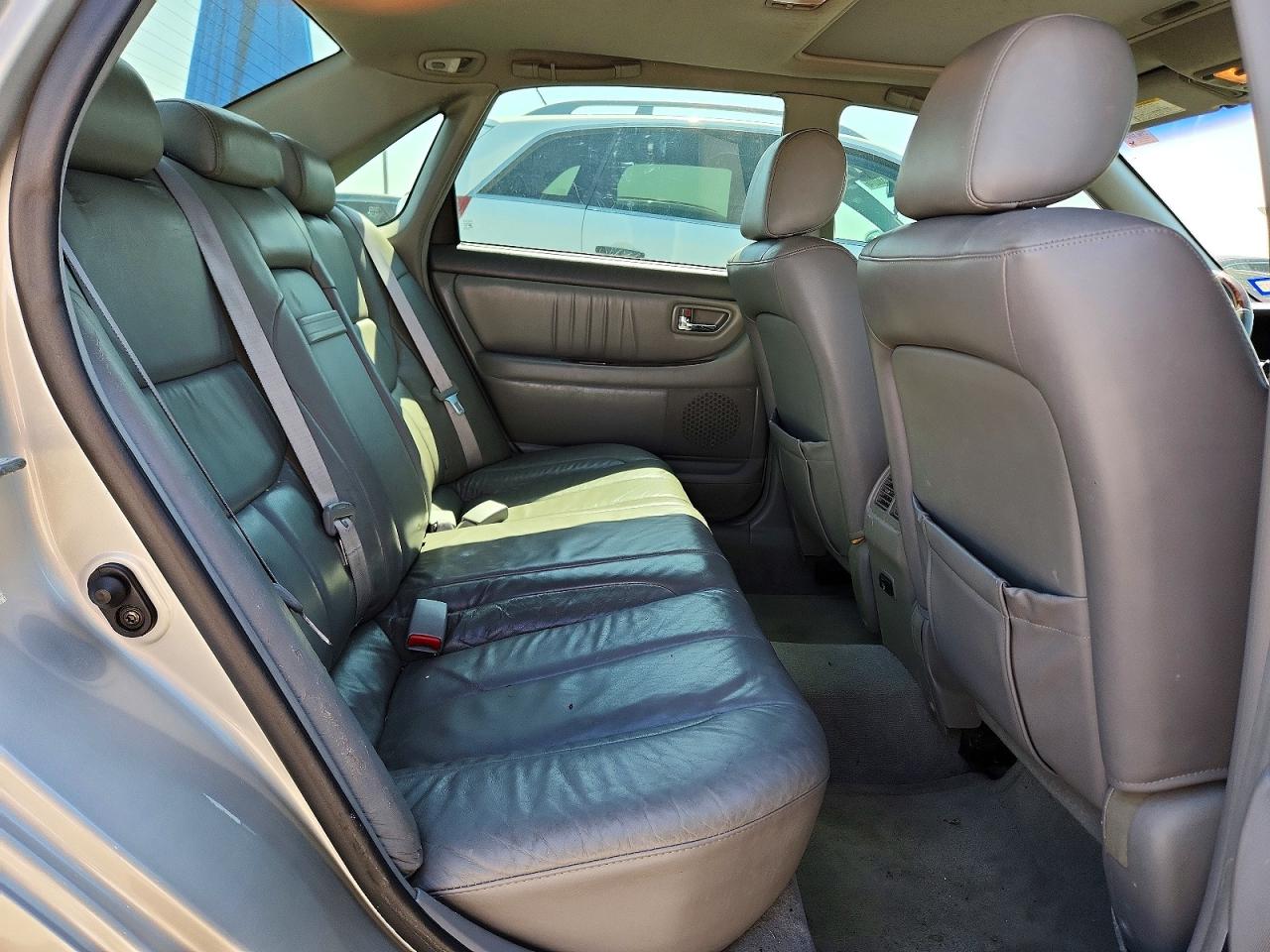 2004 TOYOTA AVALON
