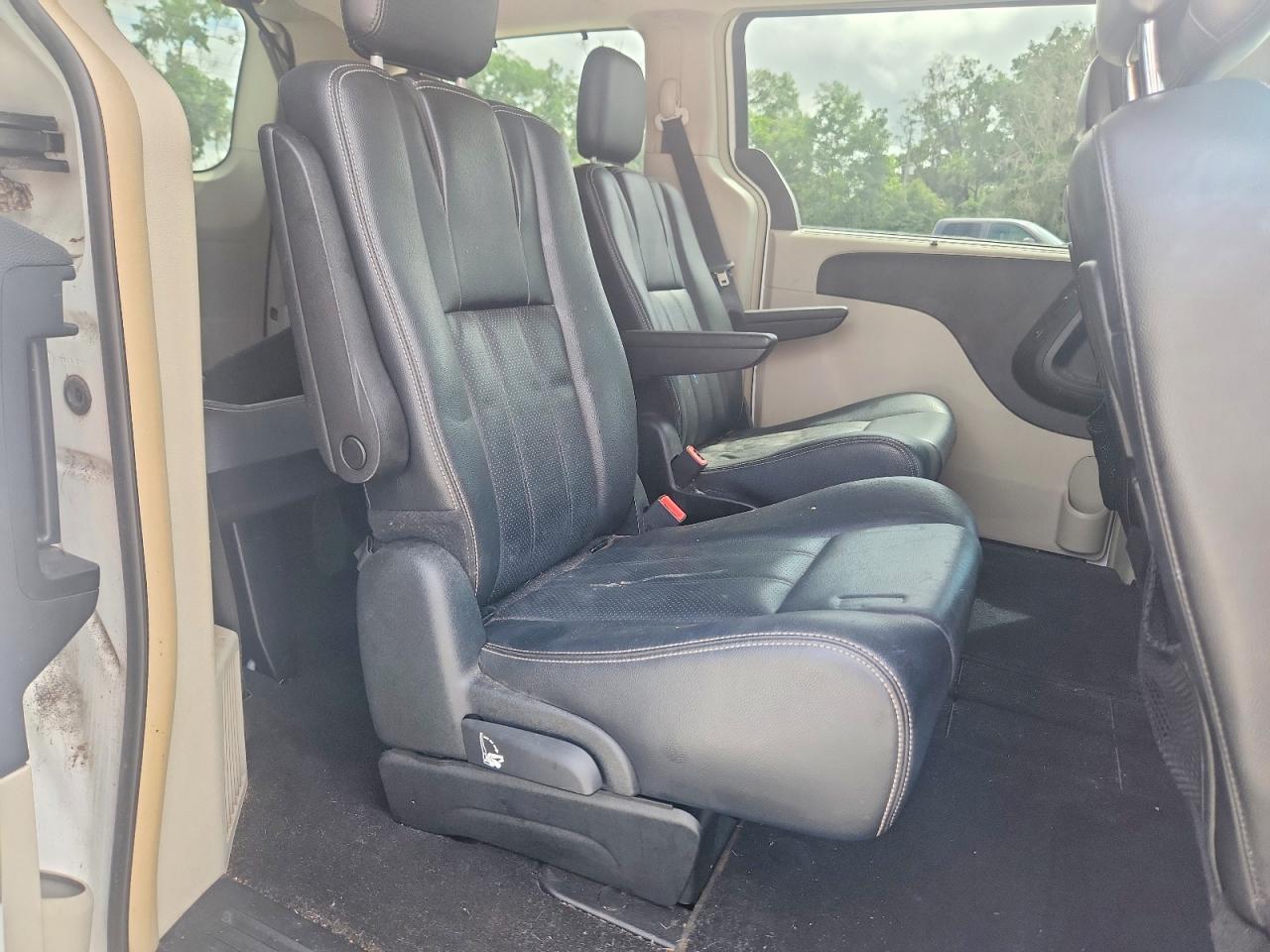 2013 CHRYSLER MINIVAN