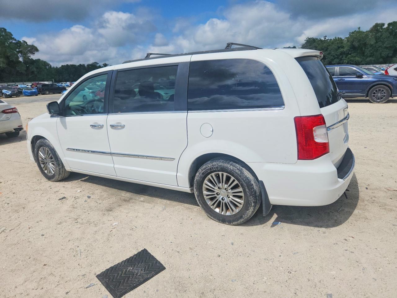 2013 CHRYSLER MINIVAN