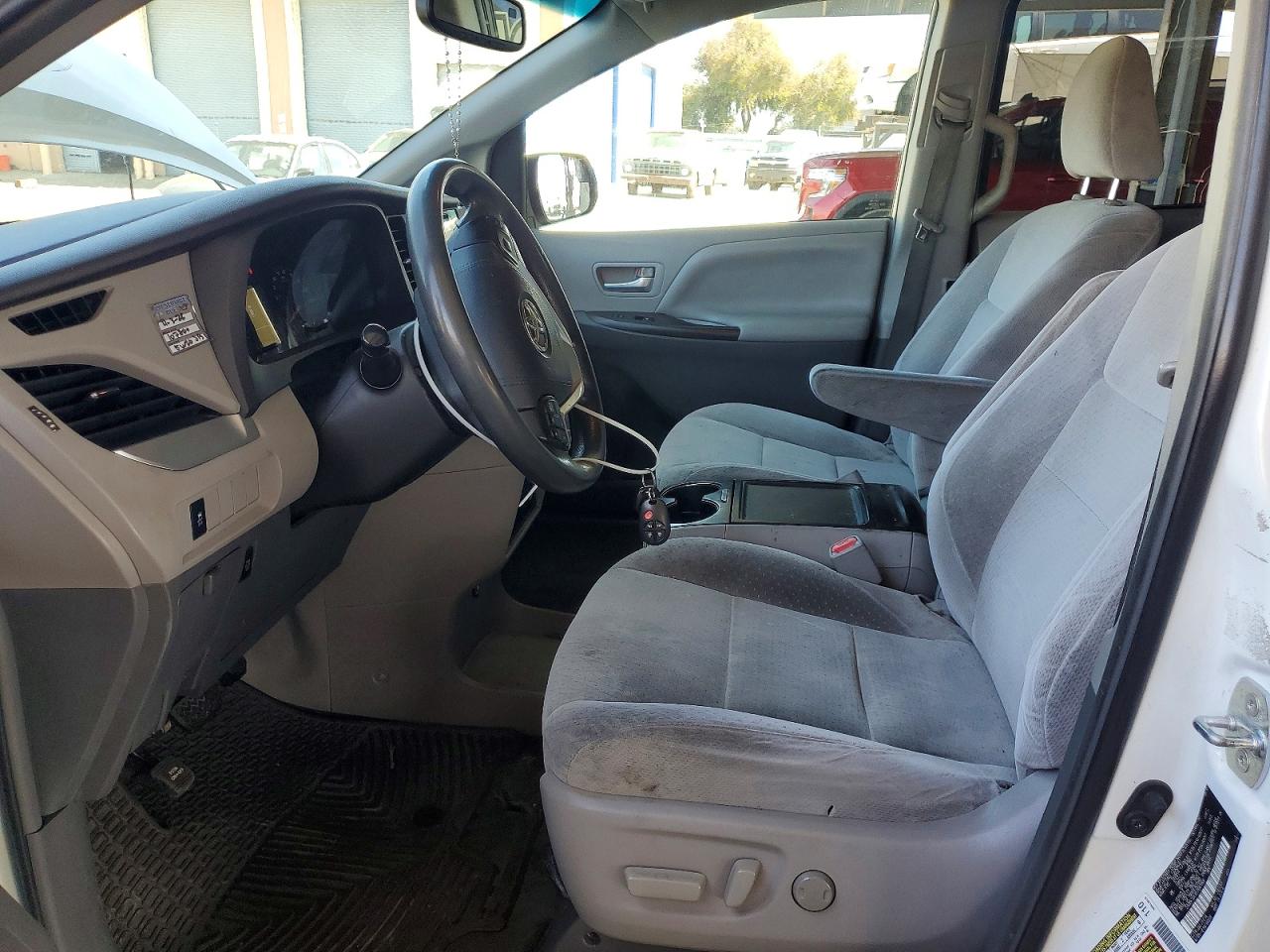 2015 TOYOTA SIENNA