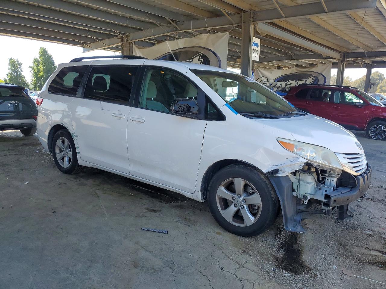 2015 TOYOTA SIENNA