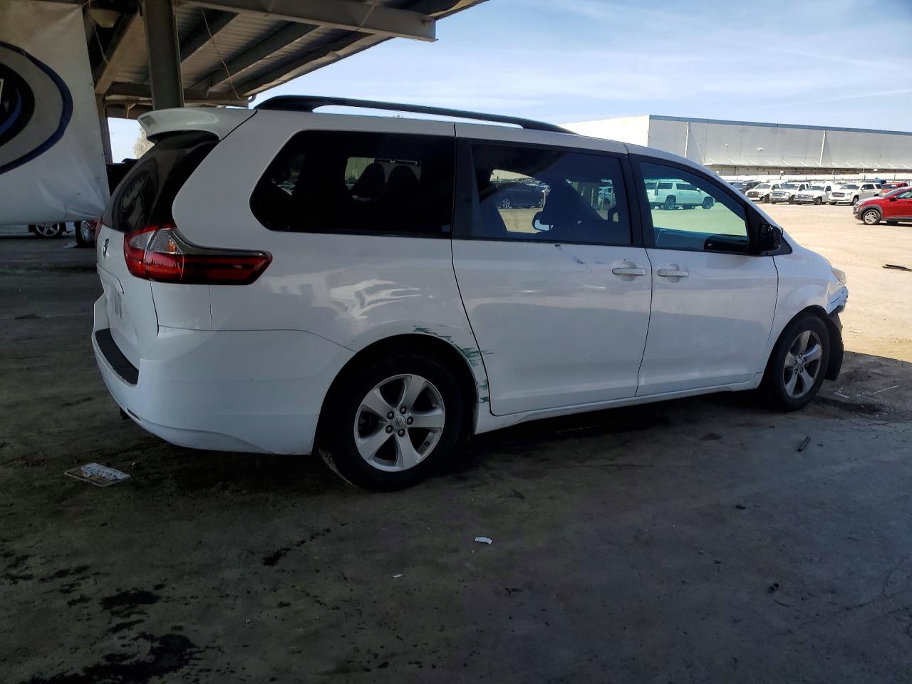 2015 TOYOTA SIENNA