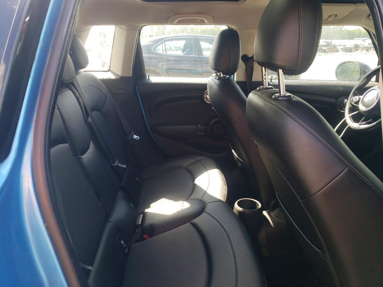 2016 MINI COOPER