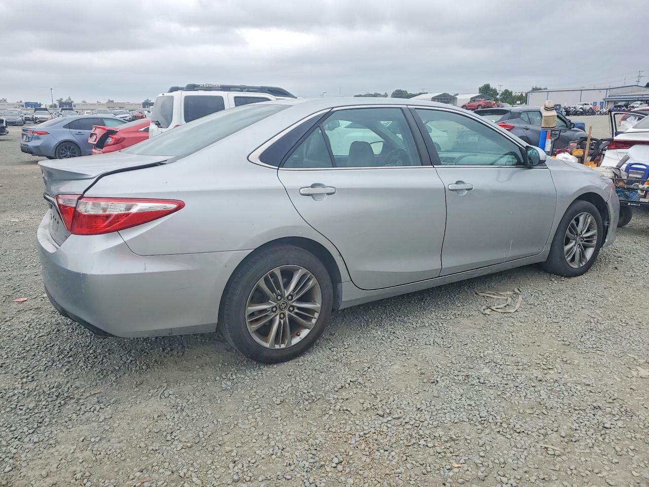 2016 TOYOTA CAMRY