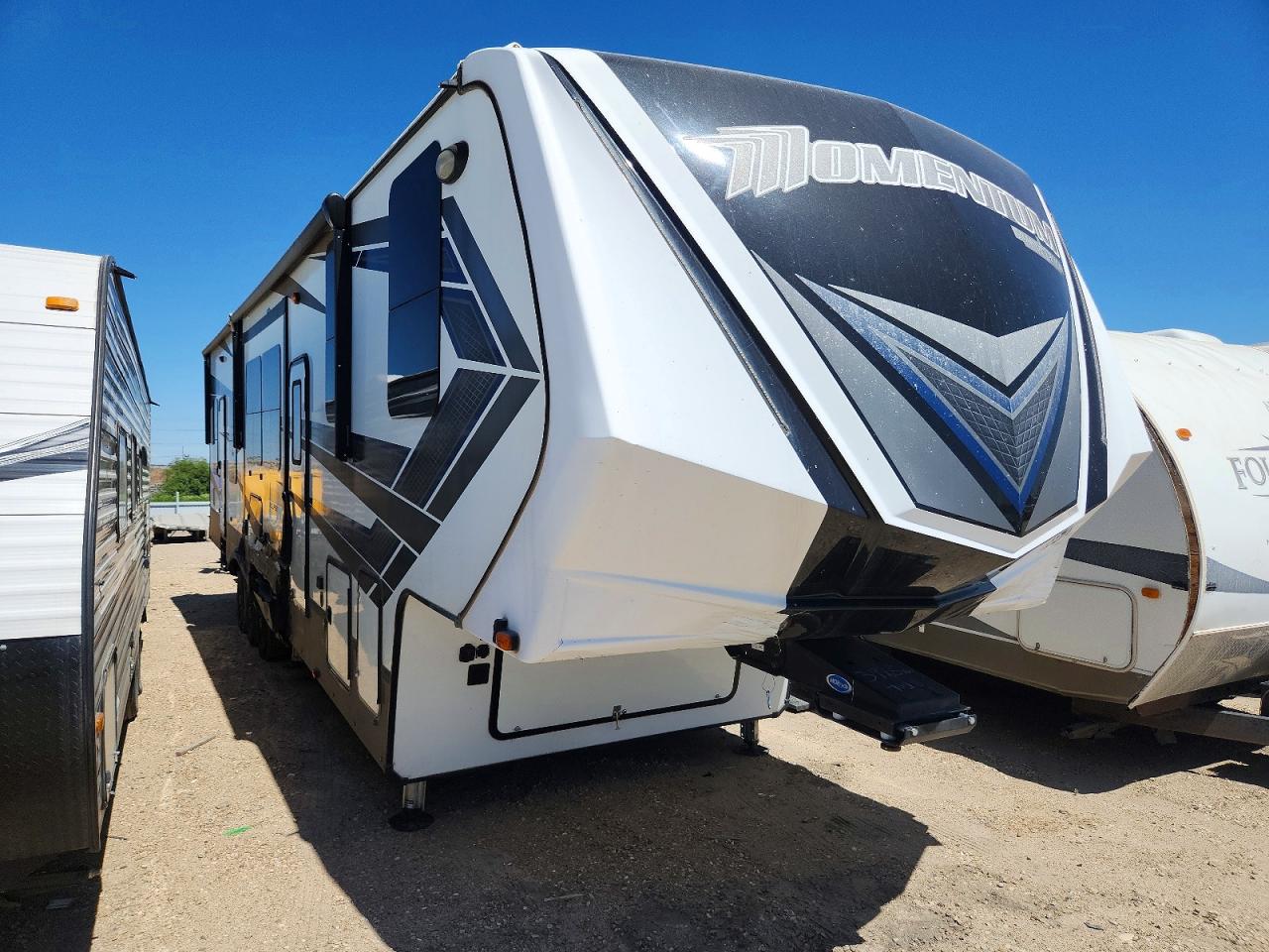 2019 GRAND DESIGN MOMENTUM