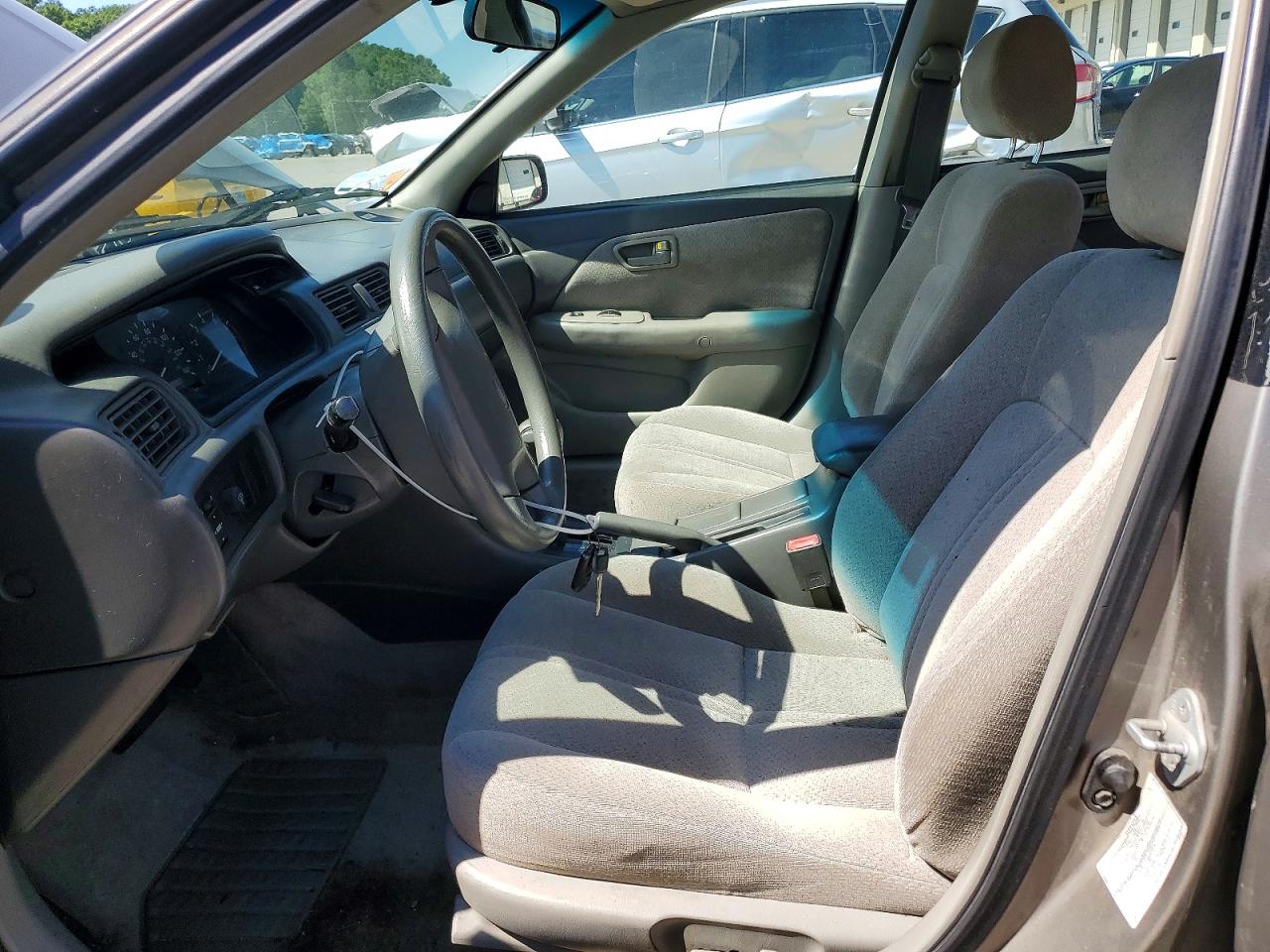 2001 TOYOTA CAMRY