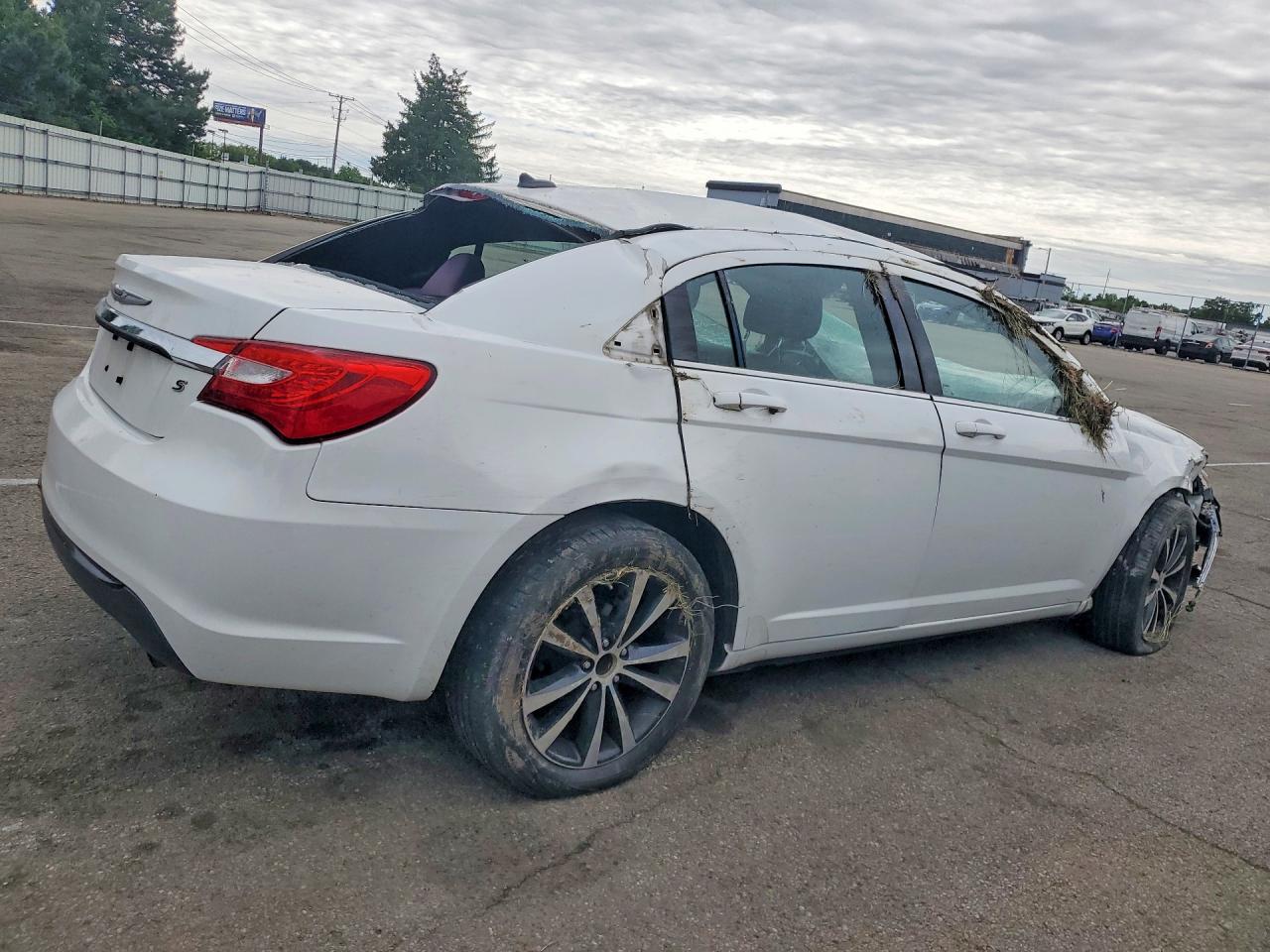 2013 CHRYSLER 200