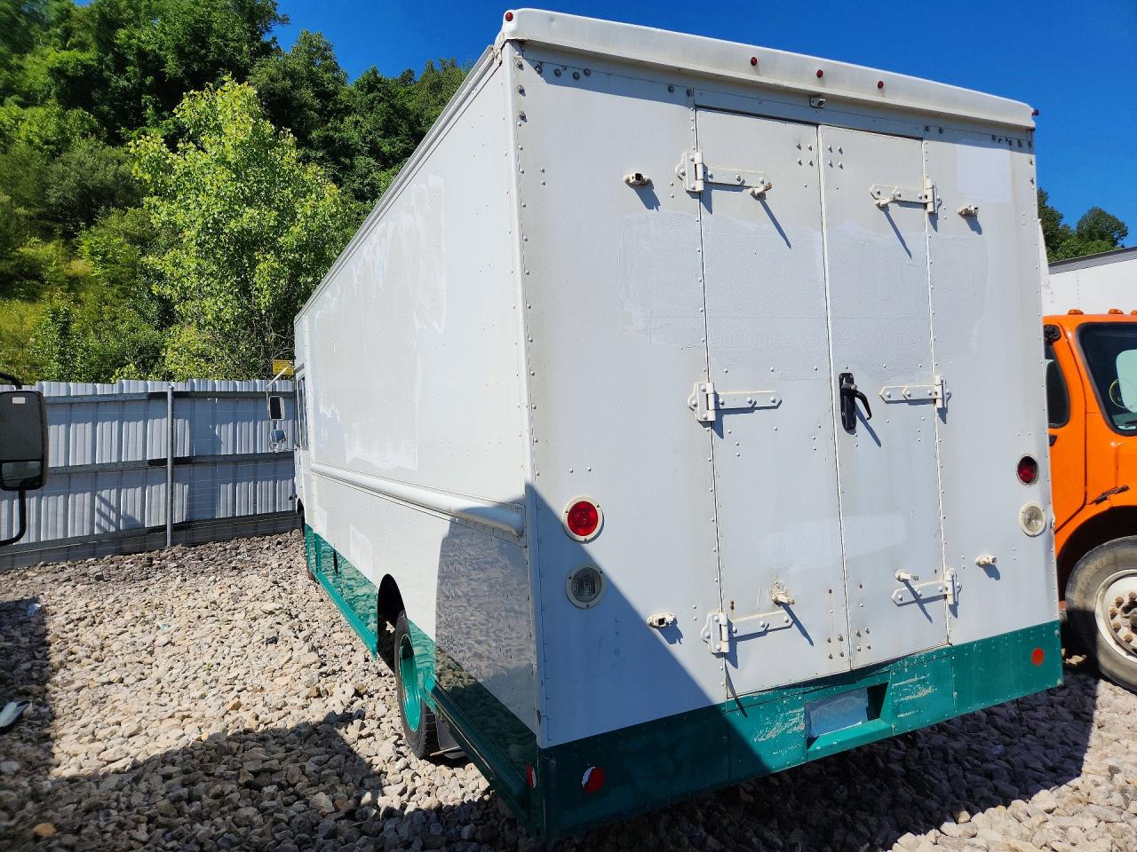 2015 FRHT - FREIGHTLINER CHASSIS M