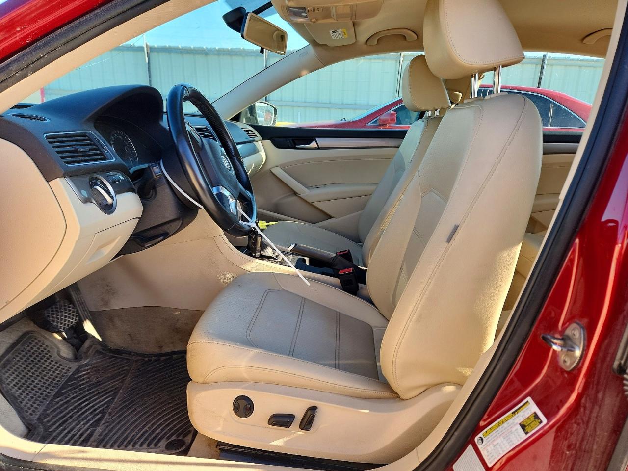 2015 VOLKSWAGEN PASSAT