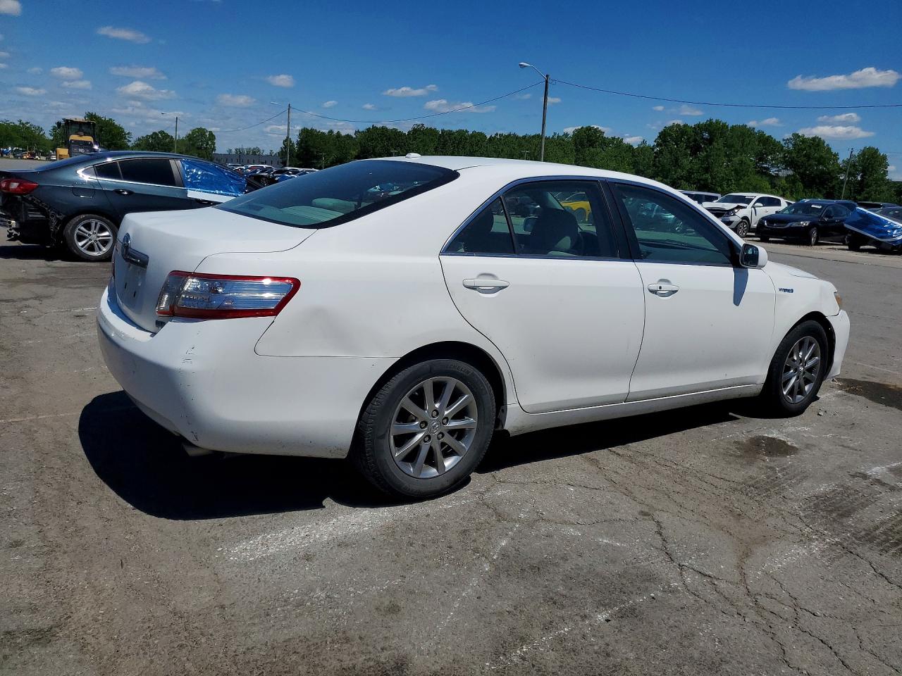 2011 TOYOTA CAMRY