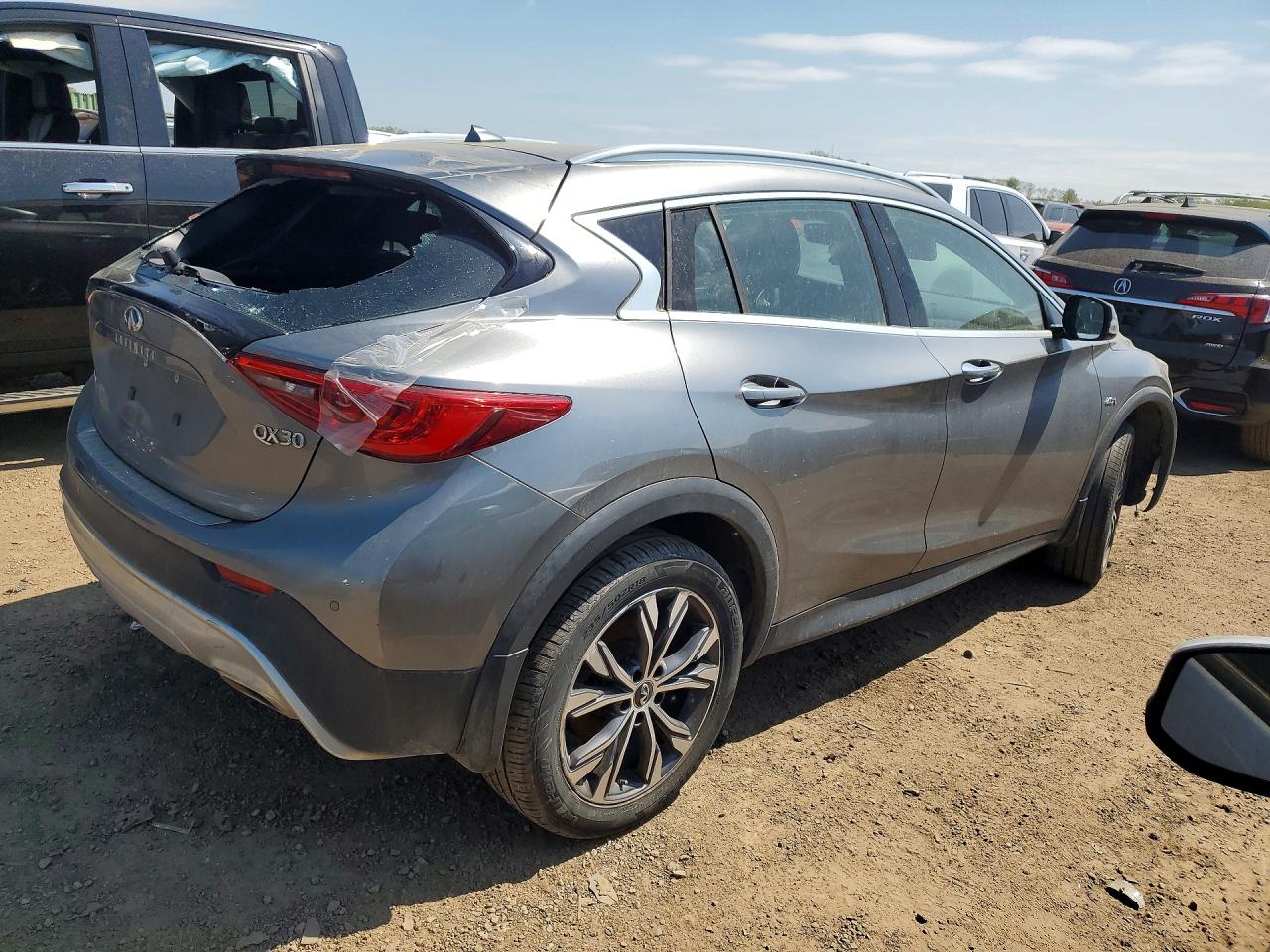 2017 INFINITI QX30