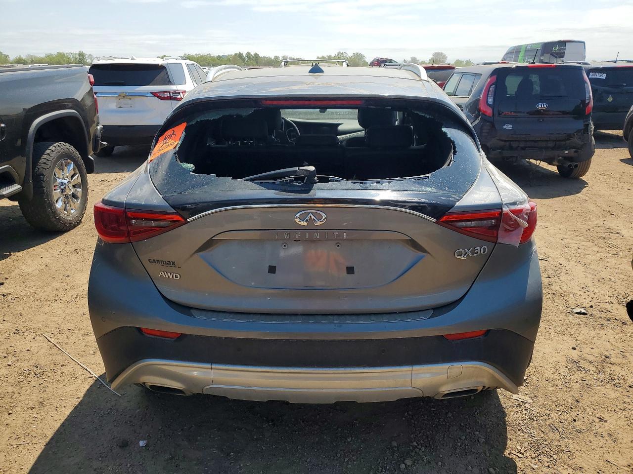 2017 INFINITI QX30