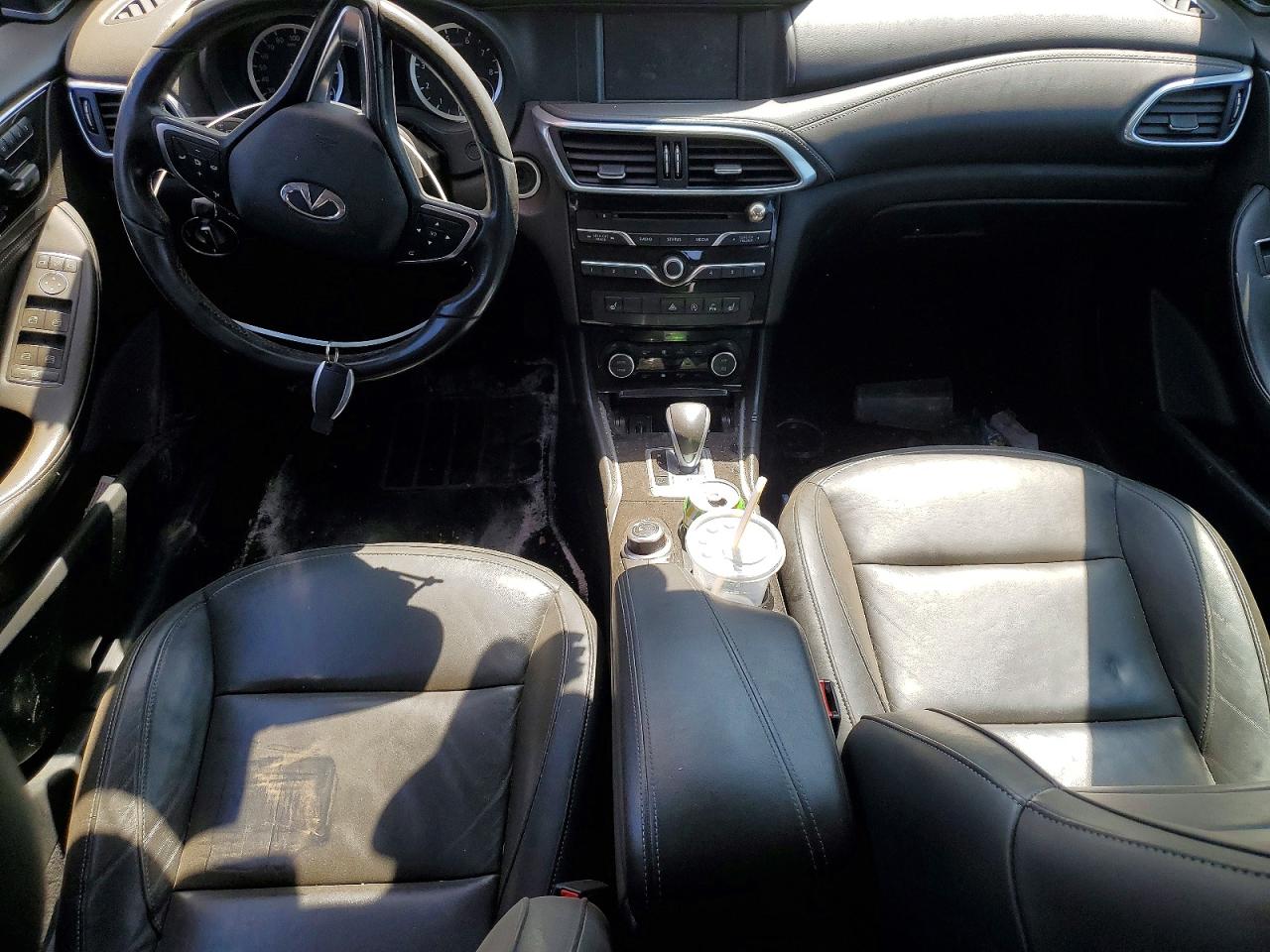 2017 INFINITI QX30