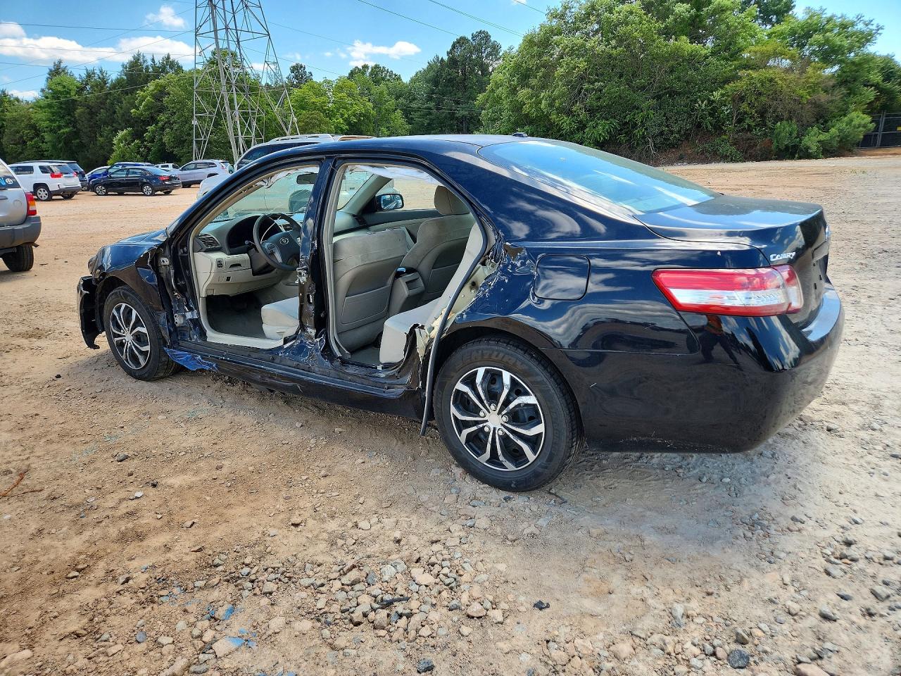 2011 TOYOTA CAMRY