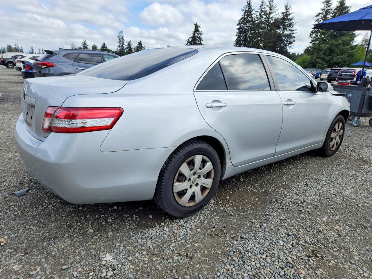 2011 TOYOTA CAMRY