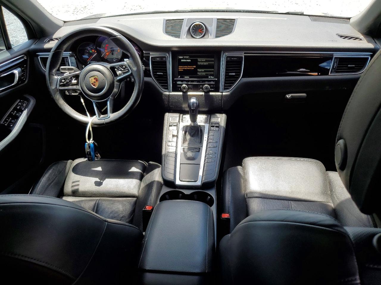 2016 PORSCHE MACAN