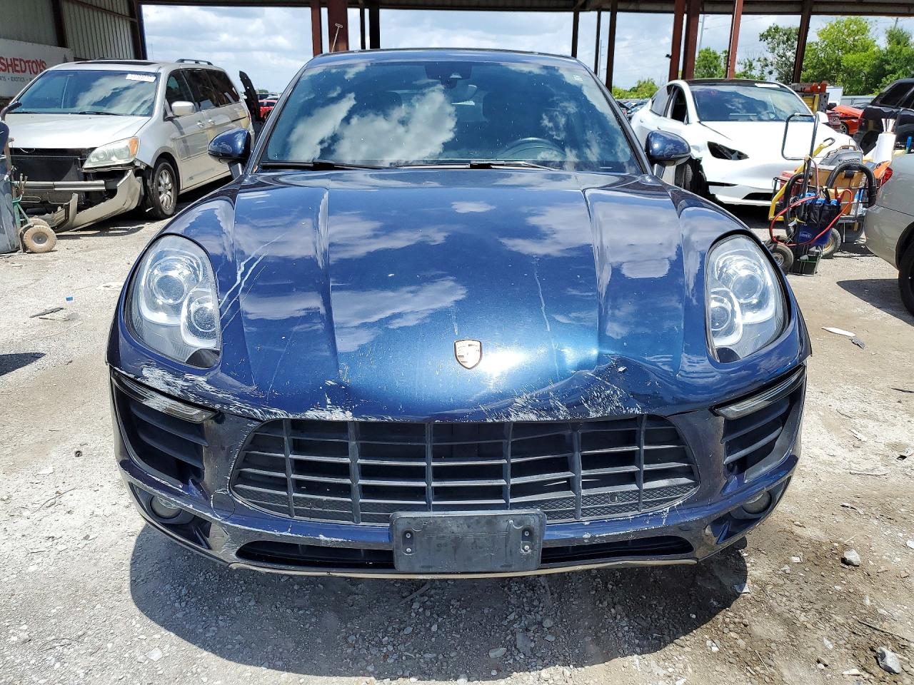 2016 PORSCHE MACAN