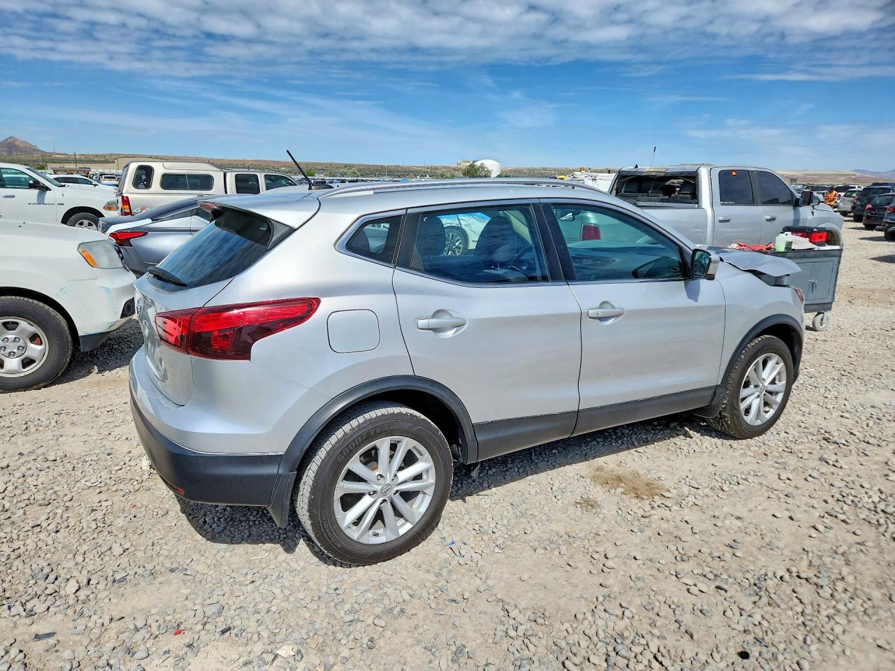 2017 NISSAN ROGUE